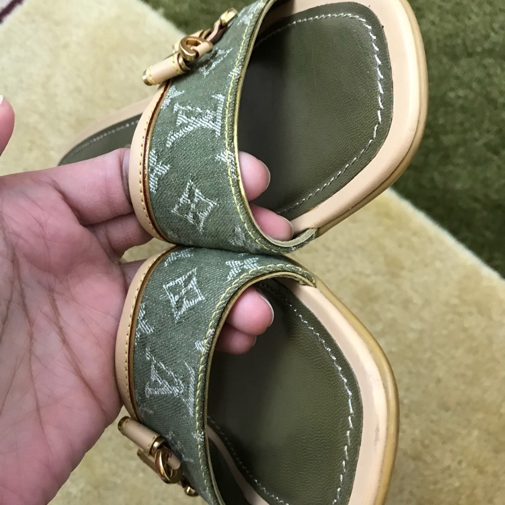 ❌SOLD❌Authentic Louis Vuitton denim kitten heels - Picture 3 of 8